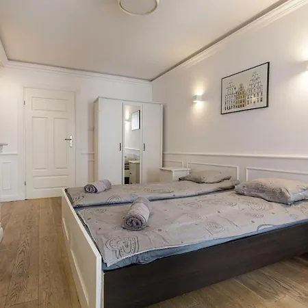 Apartament Golden Apartments&glamping-u11 *